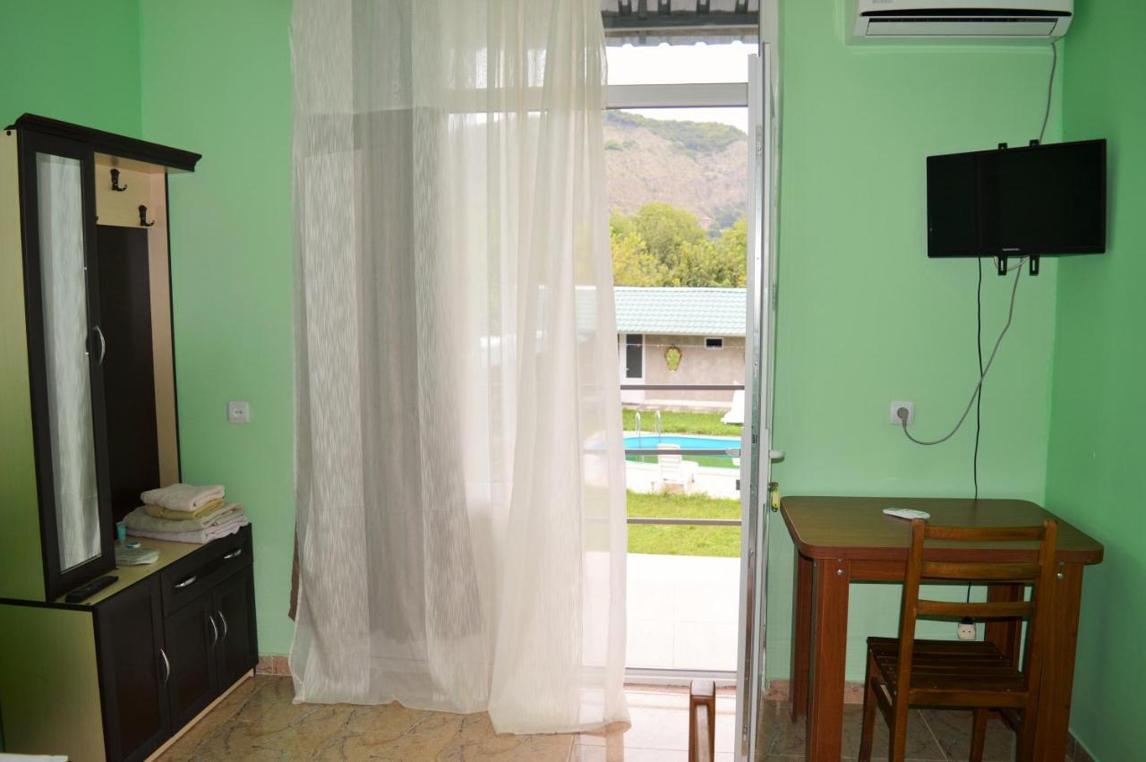 Hotel Tedi Kvareli Esterno foto