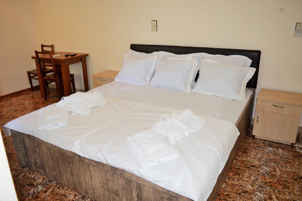 Hotel Tedi Kvareli Esterno foto